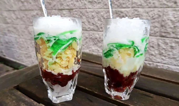 Chè ba màu vào 100 món tráng miệng ngon nhất châu Á